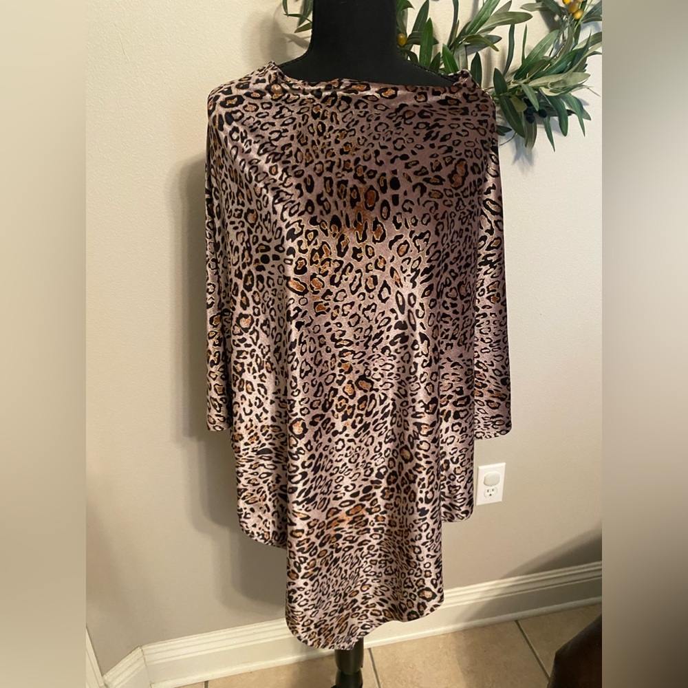 NWOT one size Leopard velvet poncho